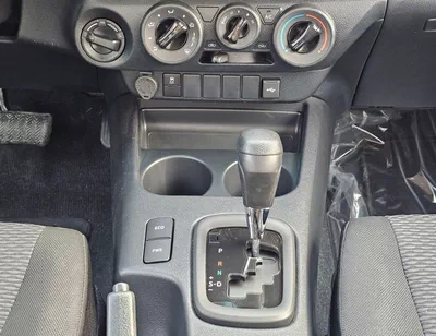 Toyota Hilux NARROW BODY DOUBLE CABIN NARROW BODY BASIC || DOUBLE CABIN / 2.7L PETROL V4 A/T / BED LINER | WINDOW VISOR | REAL CHROME BUMP-17