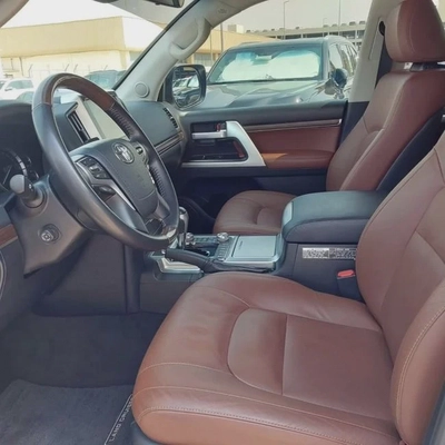 Toyota Land Cruiser TOYOTA LANDCRUISER VXR GRAND TOURING V8 5.7 - AED 255,000-7