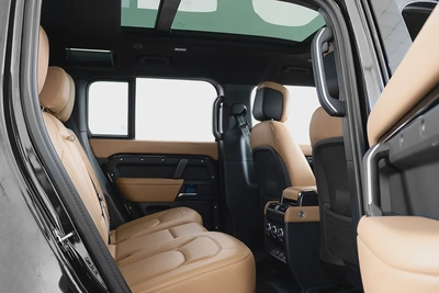 6,384 AED / 60 months | 0% DP | 2025 Landrover Defender 110 P300 X-Dynamic / Agency Warranty-13