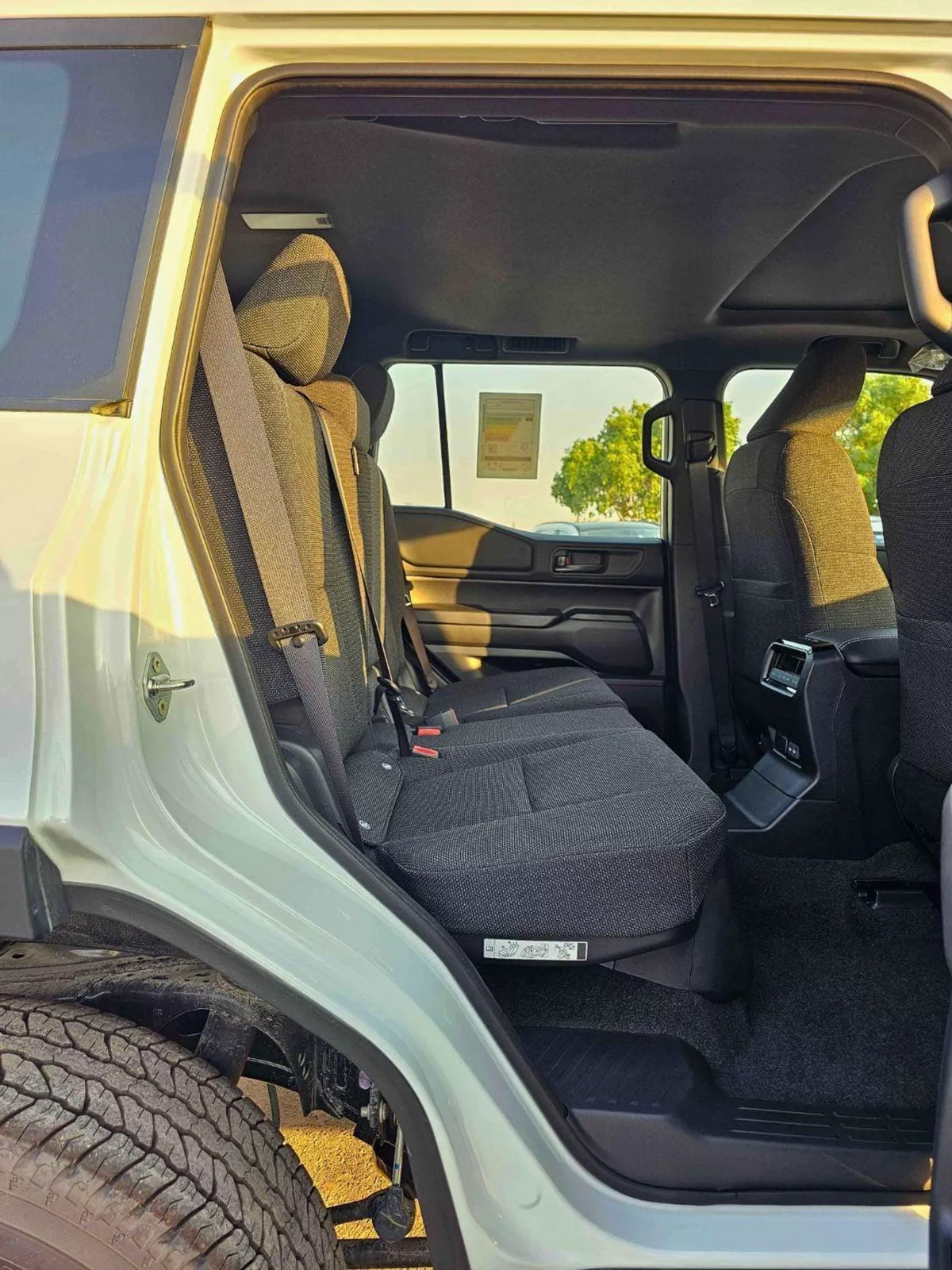 Toyota Prado ALL ROUNDER TURBO 2.8L DIESEL ALL ROUNDER TURBO STD / 2.8L DIESEL V4 / SUNROOF / COOL BOX (CODE # P28AR2)-11-0