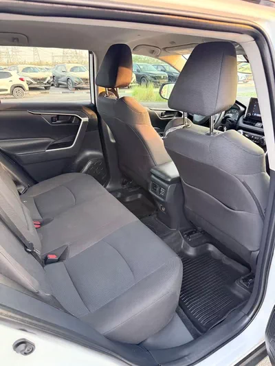 Toyota RAV4 Le 2.5L 2025-10