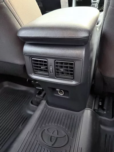 Toyota RAV4 Le 2.5L 2025-12