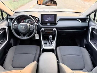 Toyota RAV4 Le 2.5L 2025-4