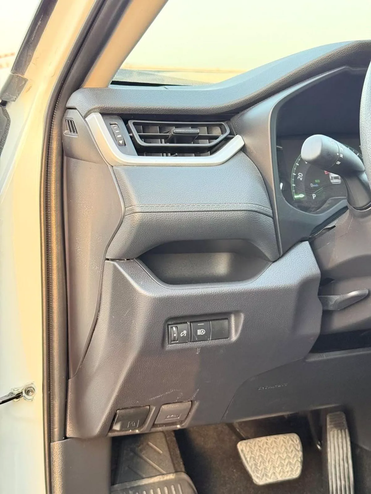 Toyota RAV4 Le 2.5L 2025-14-0