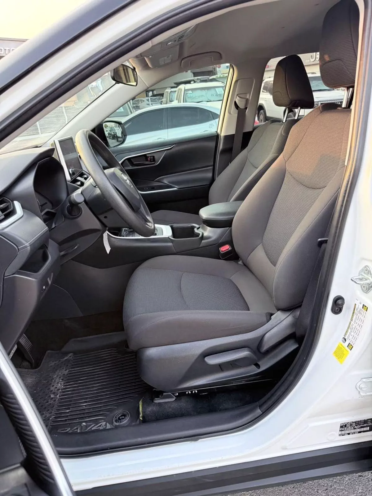 Toyota RAV4 Le 2.5L 2025-5-0