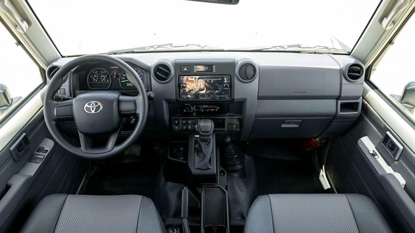 Toyota Land Cruiser 70 Lc 78 hard top 3 door AT 2.8L