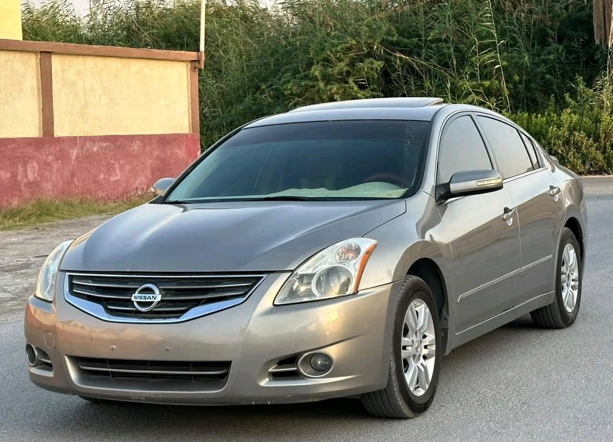 Nissan Altima Sedan