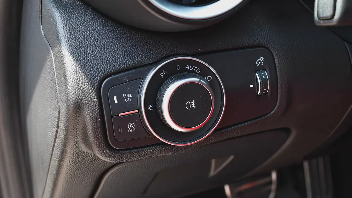 AED 1,792/ Month | Alfa Romeo | Giulia Veloce | 2023 | Gargash Warranty and Service-12-12