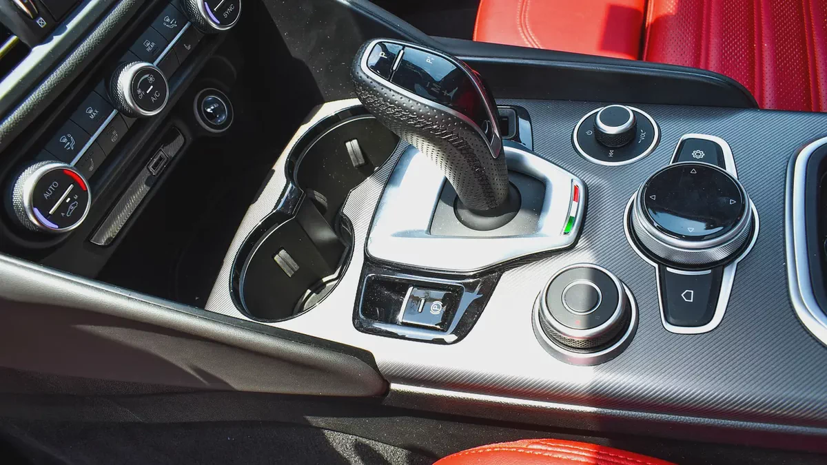 AED 1,792/ Month | Alfa Romeo | Giulia Veloce | 2023 | Gargash Warranty and Service-16-16