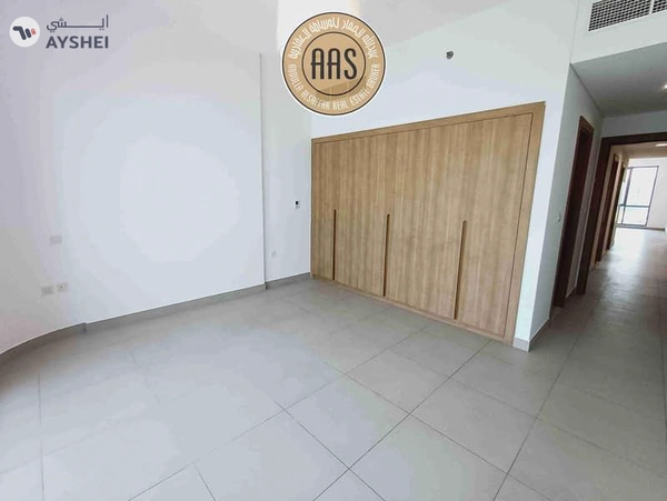 Spacious 3BK ! Near metro station !only 140k ready to move