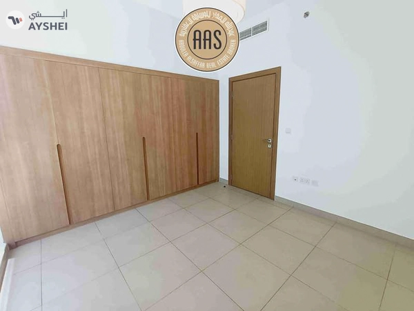Spacious 3BK ! Near metro station !only 140k ready to move
