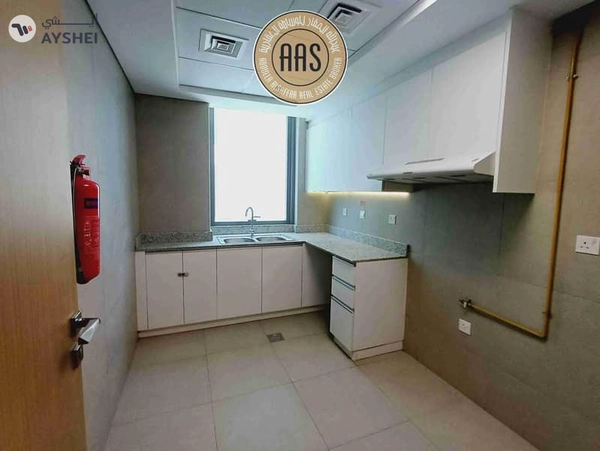 Spacious 3BK ! Near metro station !only 140k ready to move