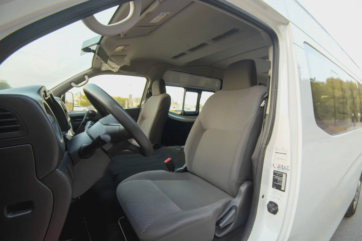 High-Roof 13-Seater Passenger Van | Automatic | GCC Specs | Ref#N85175-8-8