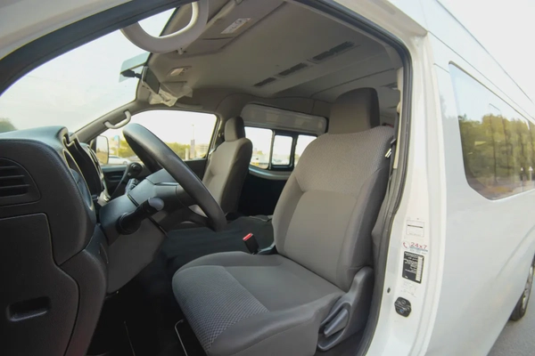 High-Roof 13-Seater Passenger Van | Automatic | GCC Specs | Ref#N85175