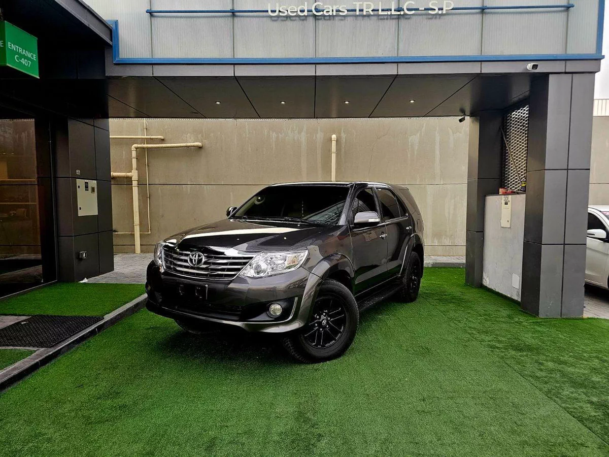 Toyota Fortuner EXR/ V4 2.7L 4WD/ LEATHER DVD/ LOW MILEAGE