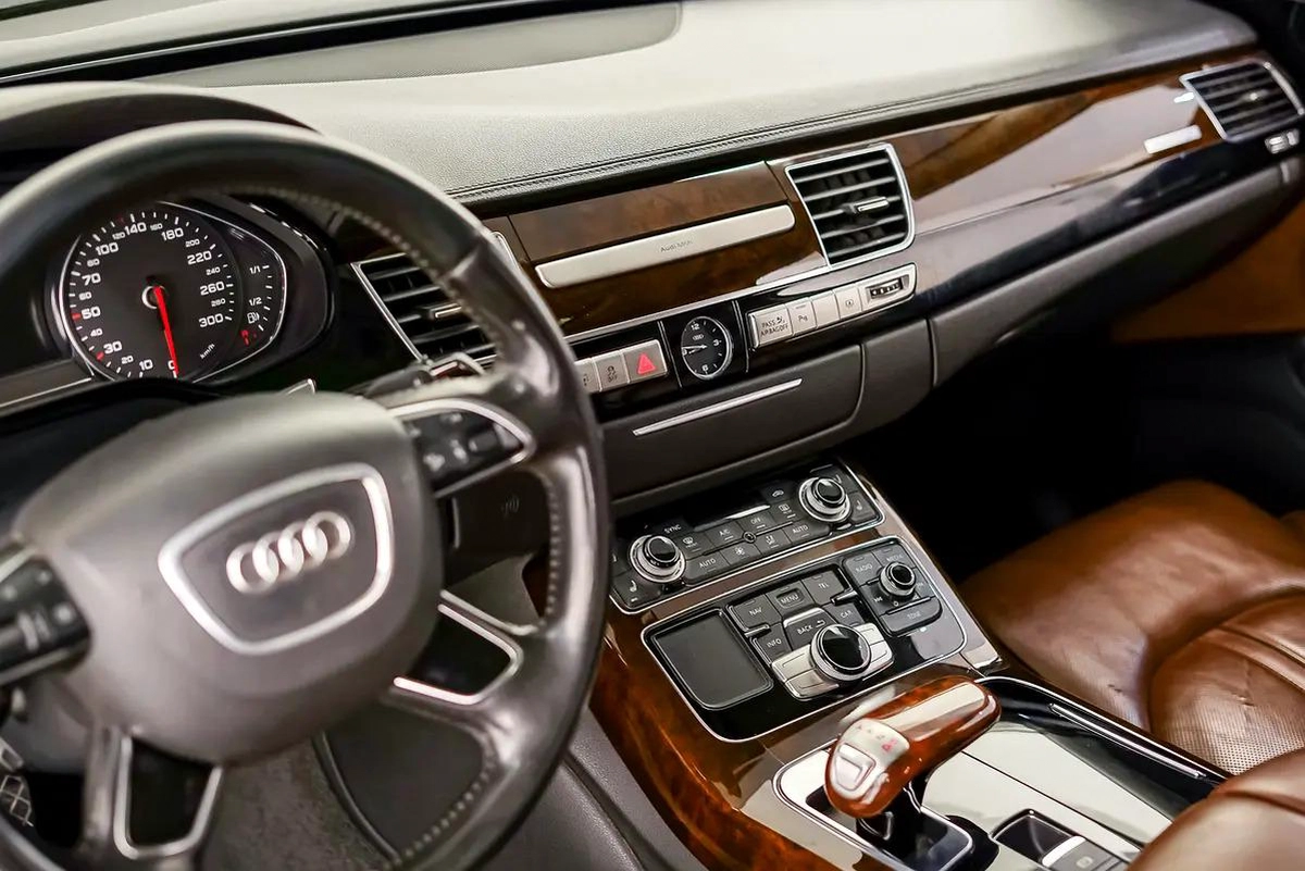 AED 1391 PM | AUDI A8L 50TFSI 2015 | HIGH OPTIONS | WELL MAINTAINED | 1 YEAR WARRANTY | GCC-15-15