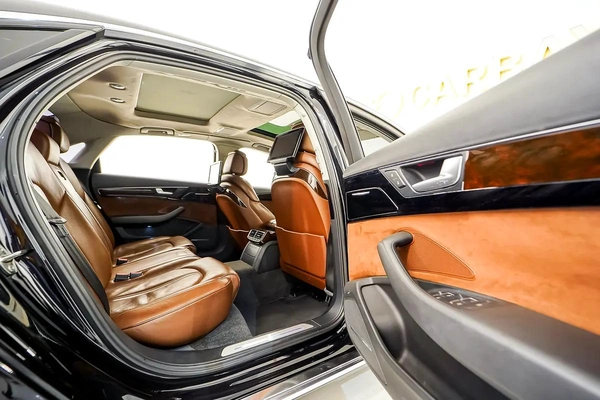 AED 1391 PM | AUDI A8L 50TFSI 2015 | HIGH OPTIONS | WELL MAINTAINED | 1 YEAR WARRANTY | GCC