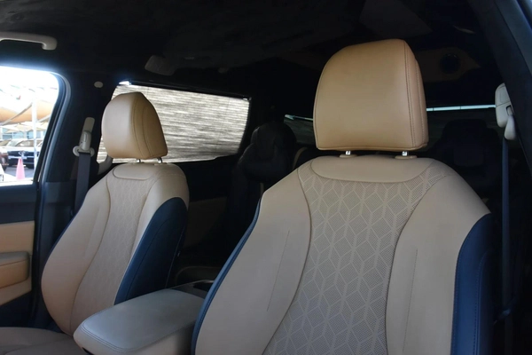 KIA CARNIVAL 7 SEATS 2023 | BLACK