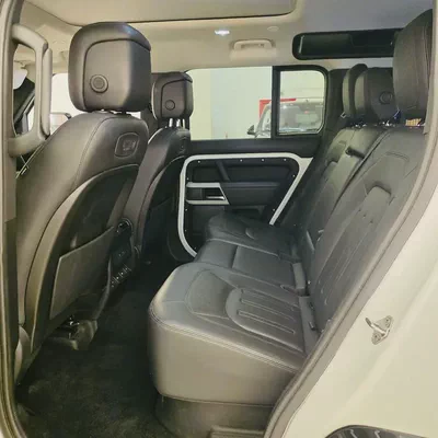 AED 2741 PM | DEFENDER 110 HSE P400 V6 2020 | WELL MAINTAINED | 1 YEAR WARRANTY-17