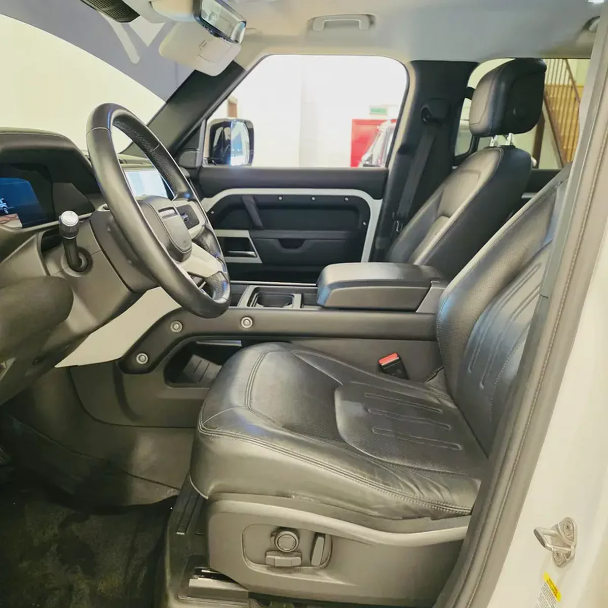 AED 2741 PM | DEFENDER 110 HSE P400 V6 2020 | WELL MAINTAINED | 1 YEAR WARRANTY-9-9