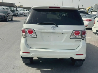Toyota fortuner 2015 white cooor GCc calen car-2