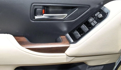 Toyota Land Cruiser GXR LAND CRUISER GXR 4.0L GCC-10