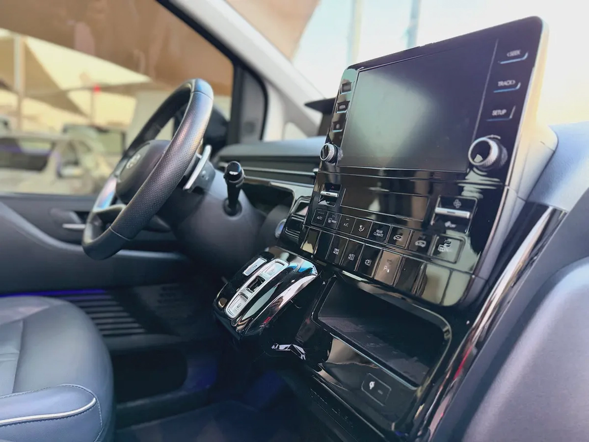 Hyundai Staria Premium 2024 GCC Specs-11-11
