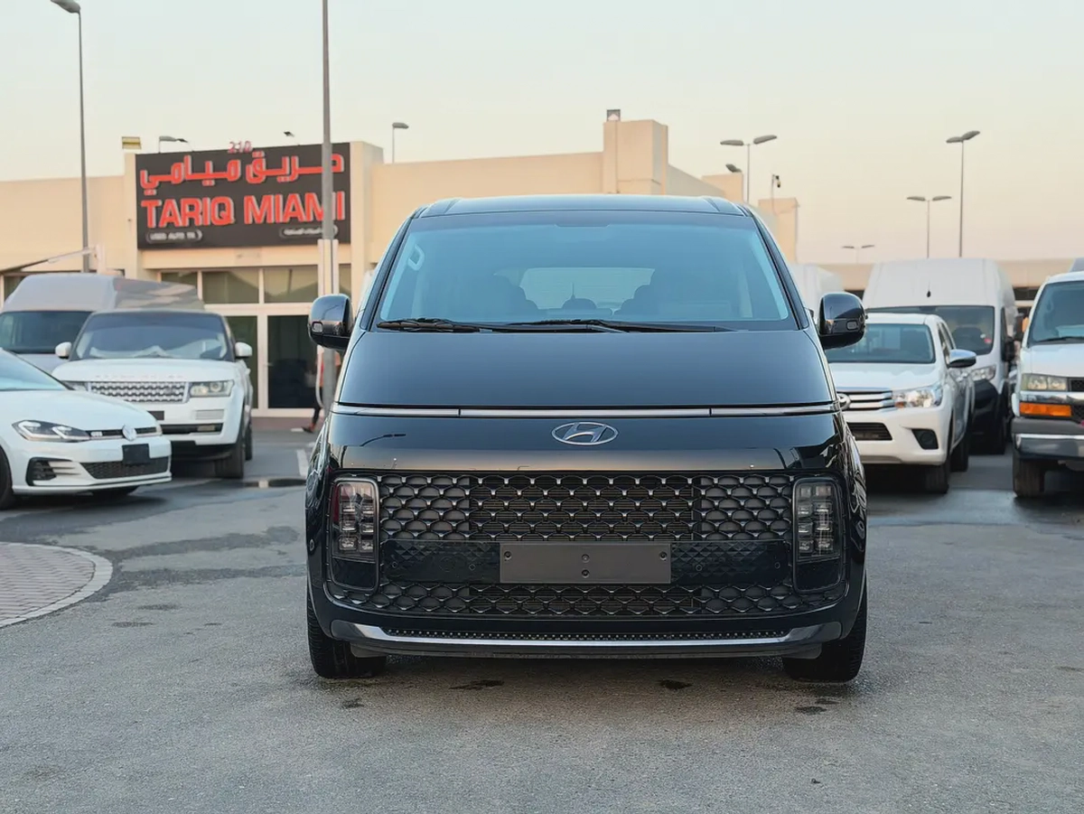 Hyundai Staria Premium 2024 GCC Specs