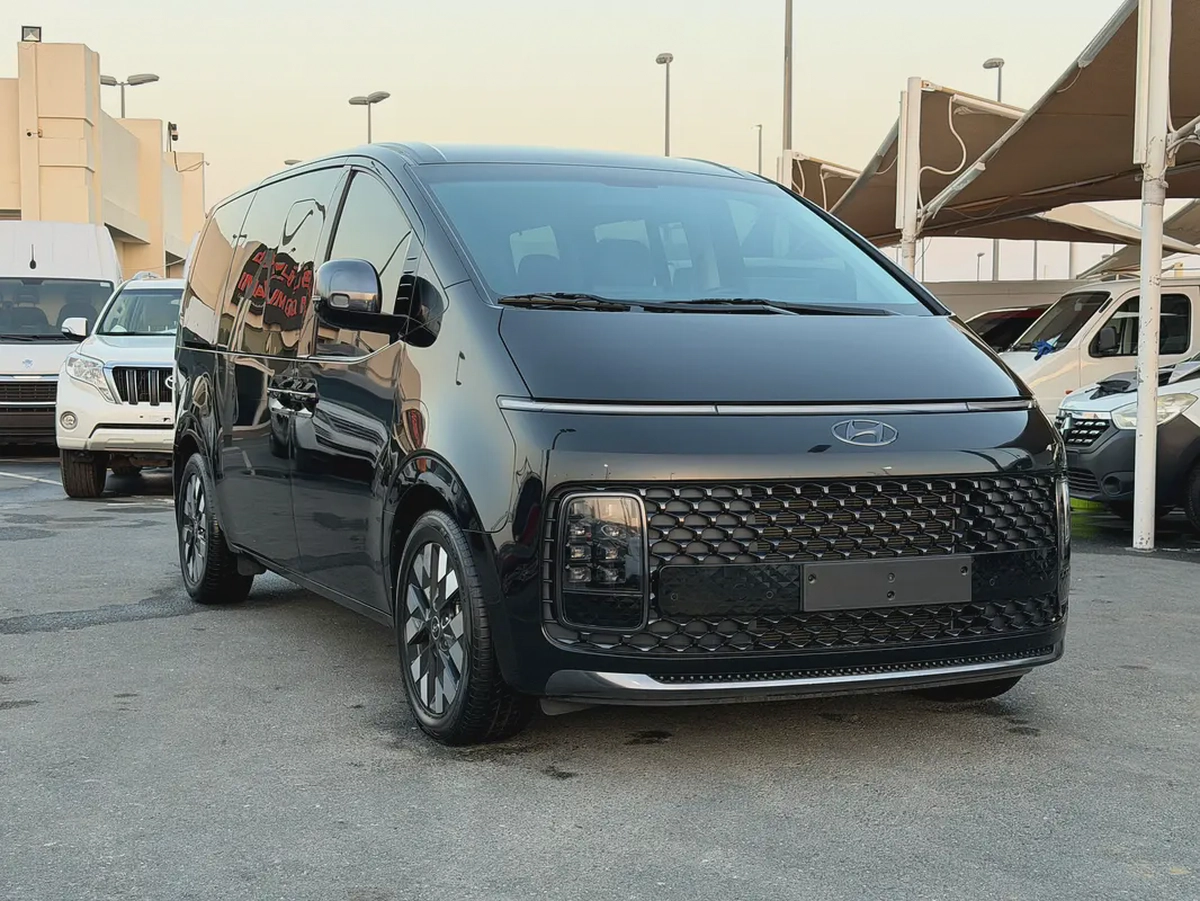 Hyundai Staria Premium 2024 GCC Specs-2-2