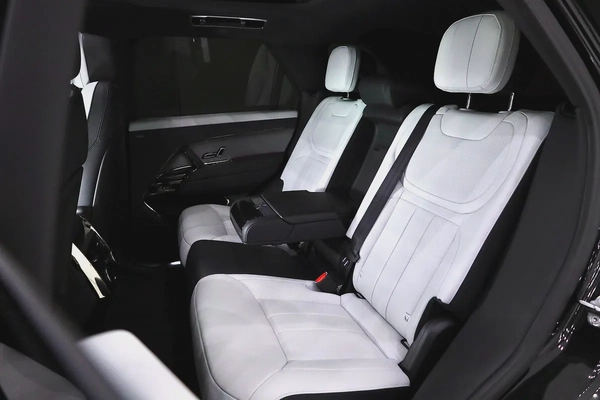 RANGE ROVER SPORT HSE DYNAMIC BLACK EDITION - V6 P400 - FULLY LOADED