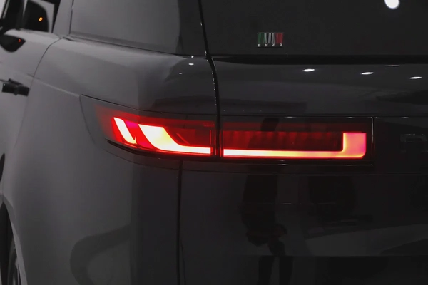 RANGE ROVER SPORT HSE DYNAMIC BLACK EDITION - V6 P400 - FULLY LOADED