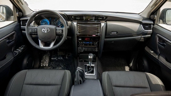 Toyota Fortuner 2.4L Diesel 2025