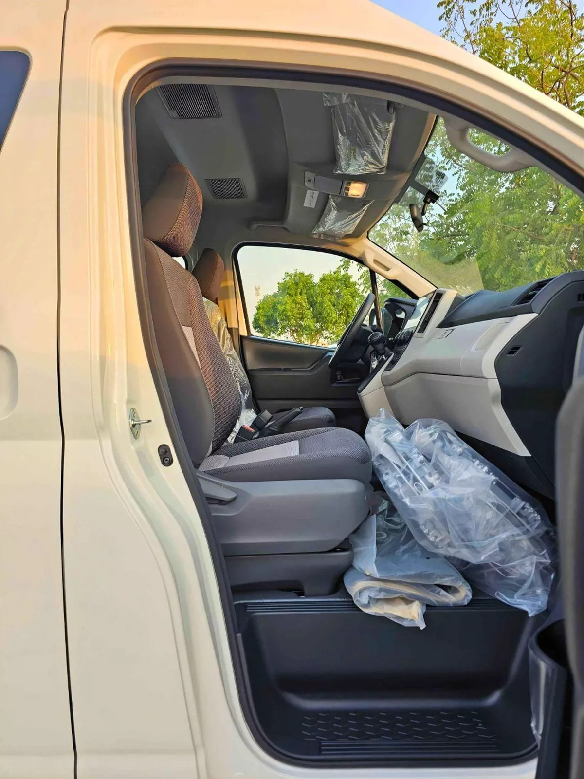 Toyota Hiace GL HIGHROOF / 13 SEATER / REAR CAMERA / 3.5L PETROL A/T / BLACK BUMPER / CODE# HPHRAB-8-0
