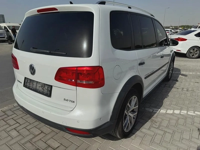 VOLKSWAGEN TOURAN-3