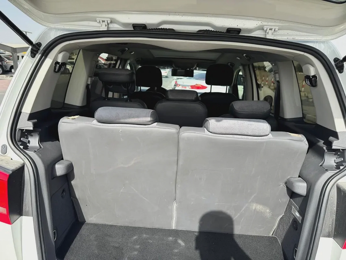 VOLKSWAGEN TOURAN-13-13