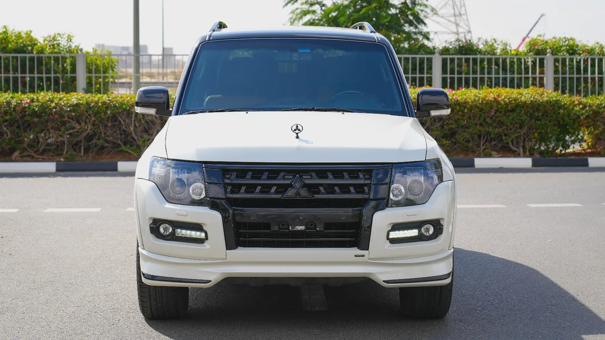 MITSUBISHI PAJERO 2020!! SIGNATURE CONDITION!! GCC SPECS!! WELL MAINTAINED!! 3.8 V6-1-1