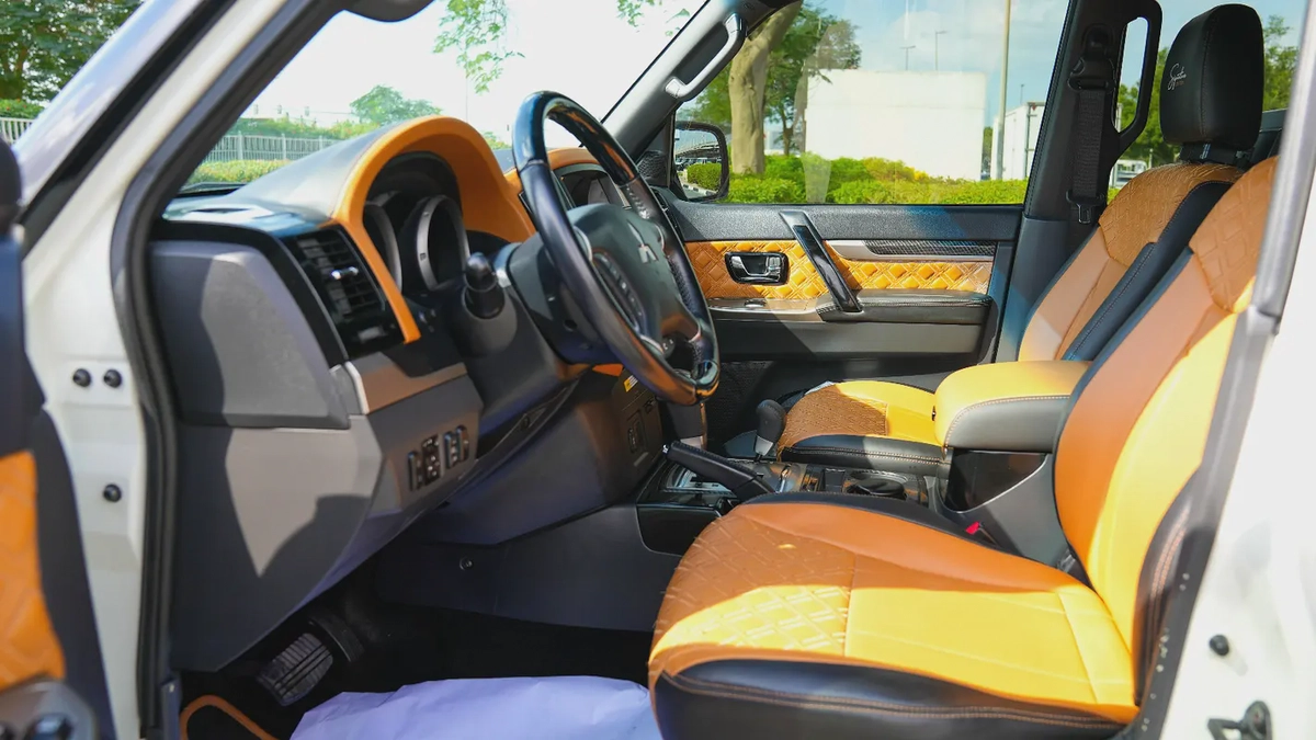 MITSUBISHI PAJERO 2020!! SIGNATURE CONDITION!! GCC SPECS!! WELL MAINTAINED!! 3.8 V6-3-3