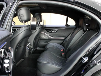 2024 - Mercedes-Benz S580 V8 with warranty for 444,000.00 AED-15