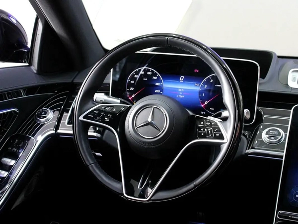 2024 - Mercedes-Benz S580 V8 with warranty for 444,000.00 AED