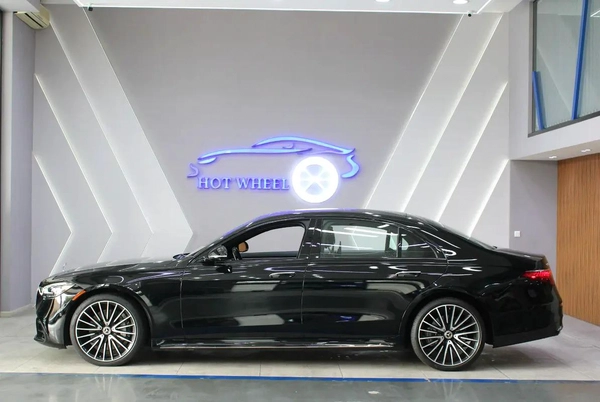 2024 - Mercedes-Benz S580 V8 with warranty for 444,000.00 AED