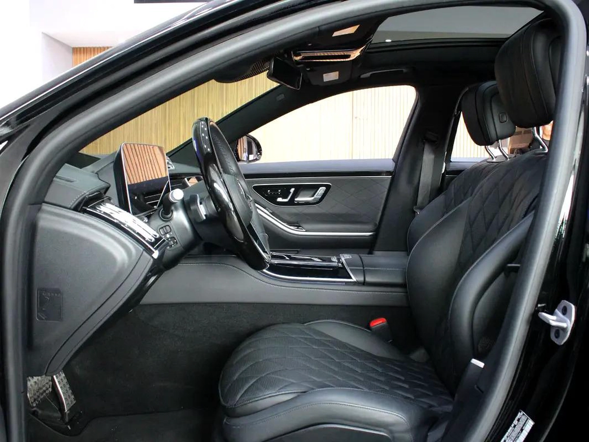 2024 - Mercedes-Benz S580 V8 with warranty for 444,000.00 AED-18-18