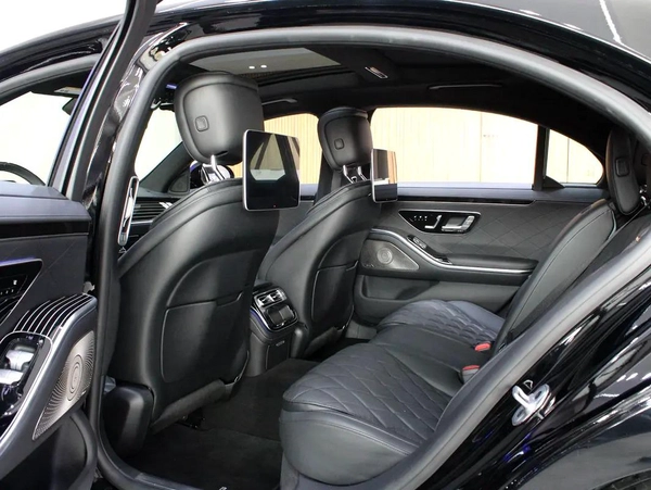 2024 - Mercedes-Benz S580 V8 with warranty for 444,000.00 AED