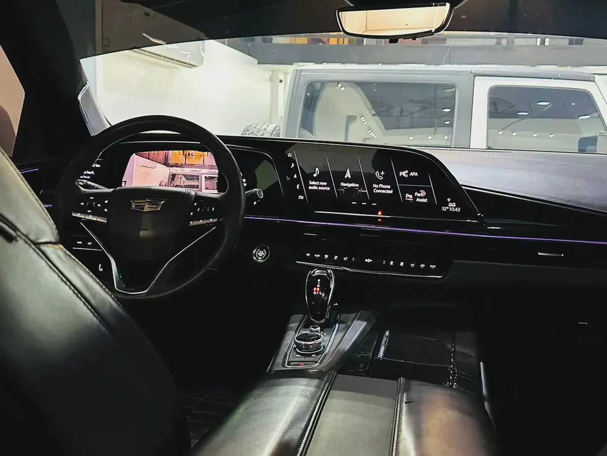 600 BLACK EDITION ESCALADE 2021 GCC SPECS WITH NO ACCIDENTS PPF DONE RECENTLY ORIGINAL BLACK COLOUR-10-10