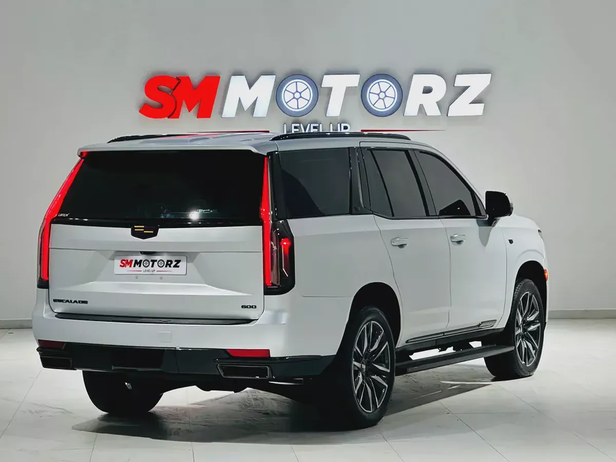 600 BLACK EDITION ESCALADE 2021 GCC SPECS WITH NO ACCIDENTS PPF DONE RECENTLY ORIGINAL BLACK COLOUR-6-6
