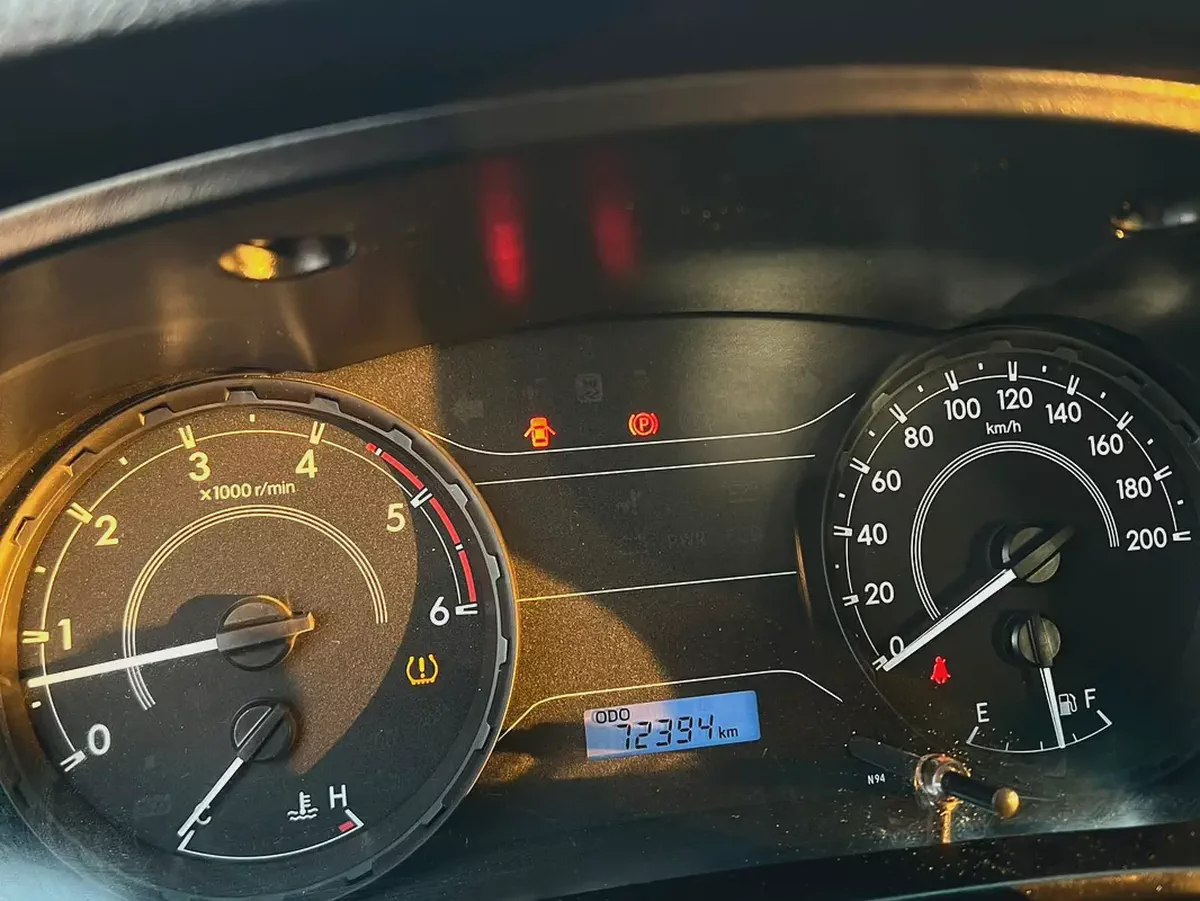 2024 I Toyota Hilux I 4X4 I Diesel I Manual I Ref#866-6-6