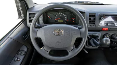 Toyota Hiace .-8