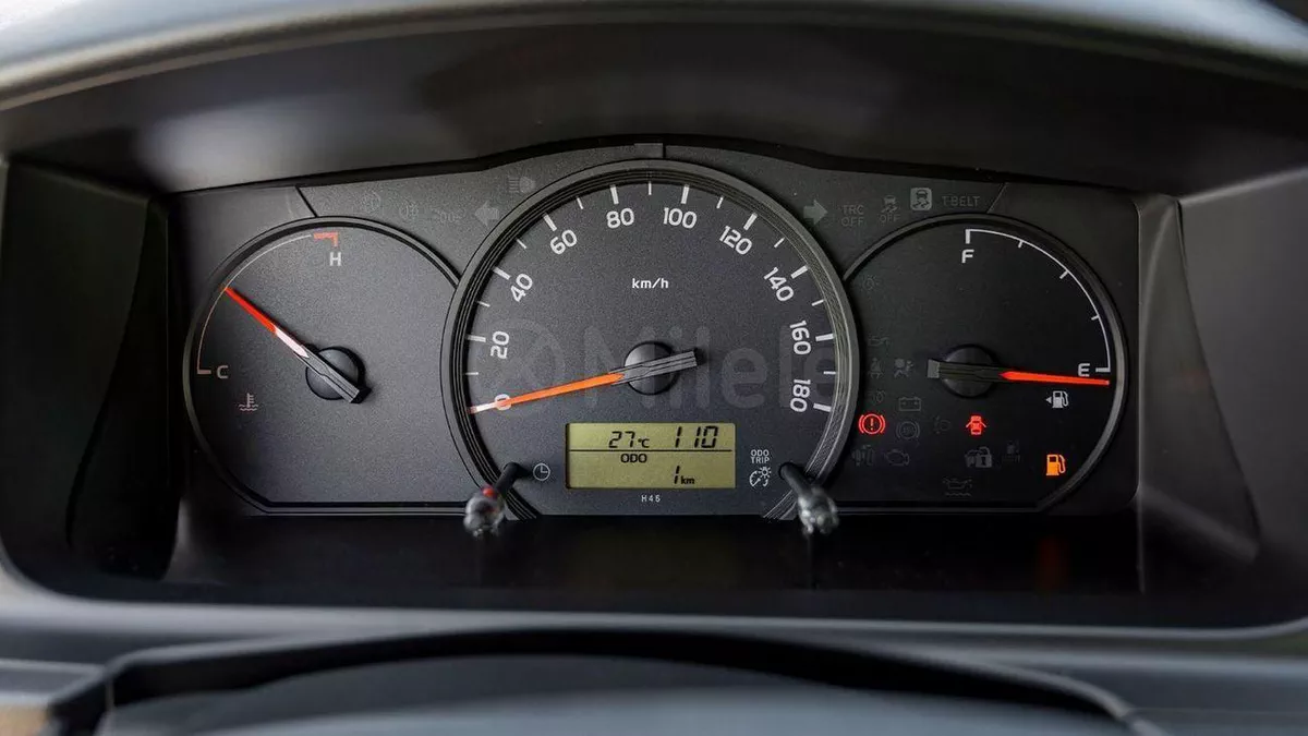 Toyota Hiace .-9-0