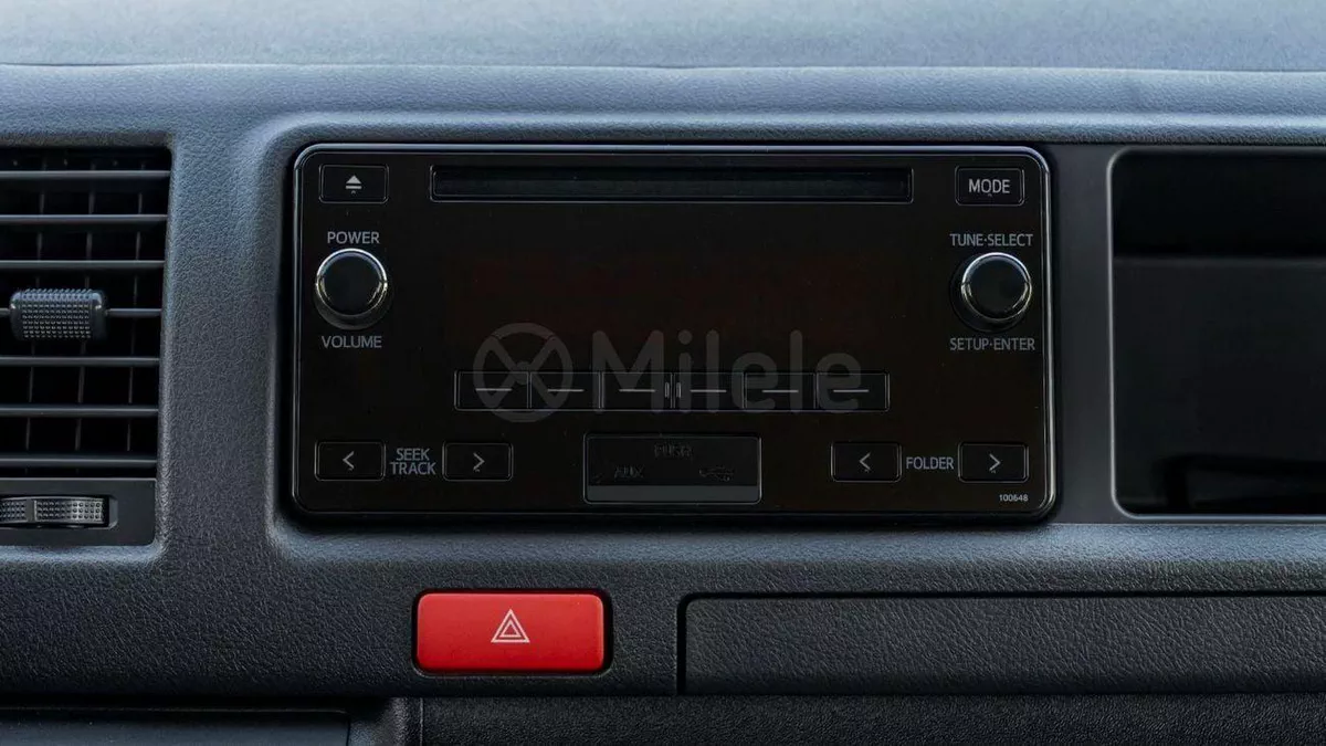 Toyota Hiace .-10-0