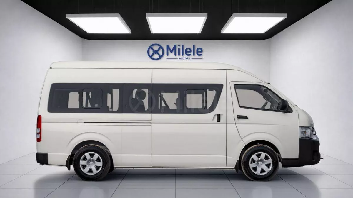 Toyota Hiace .-2-0