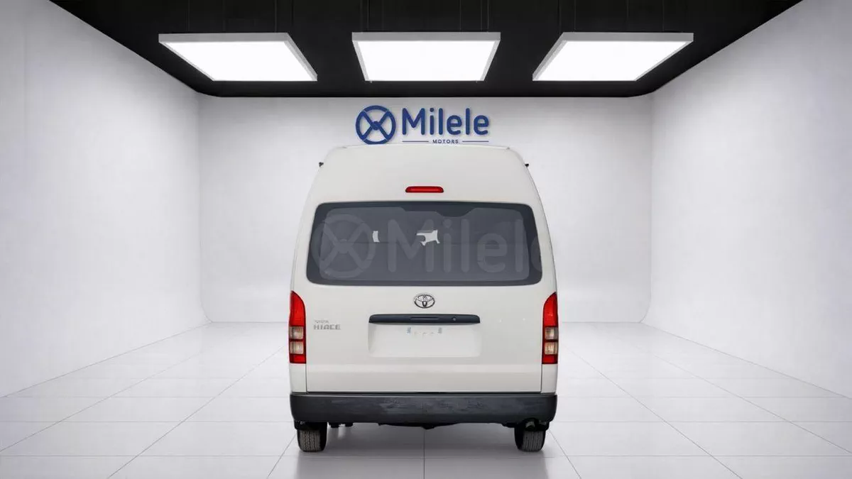Toyota Hiace .-3-0